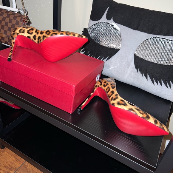 Leopard Pumps w/ Red Bottoms - Vocosi Shoes - Picture 2 of 6